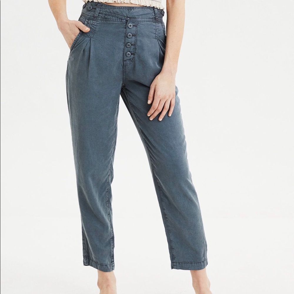 NWT super high waisted AEO pants!